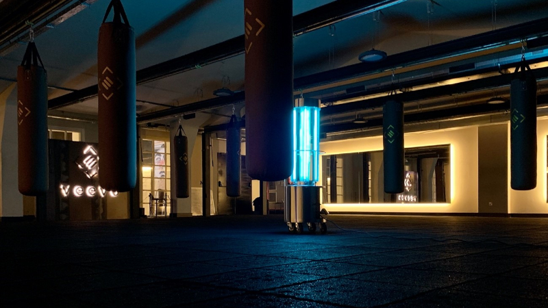 Gym Veevo equipado con luz ultravioleta