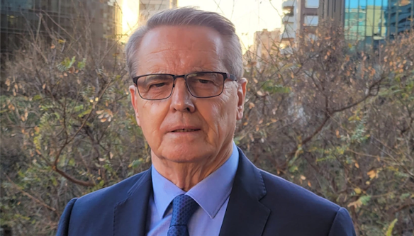 DIR denuncia la injusticia de aplicar un IVA de lujo a las instalaciones deportivas ante Nadia Calviño