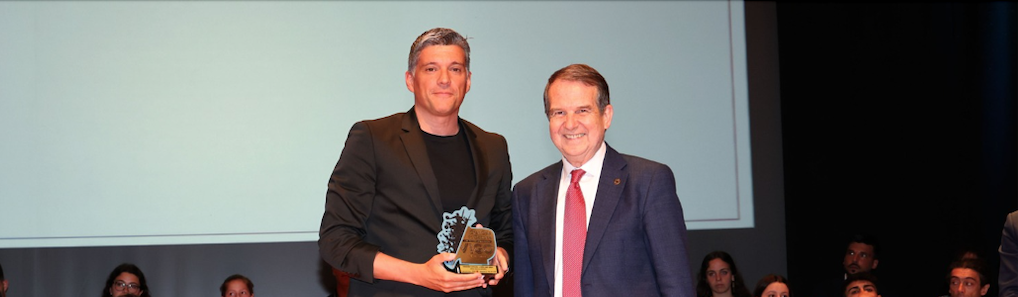 La cadena de gimnasios gallega, Máis que Auga, recibe un galardón por su apoyo al deporte vigués