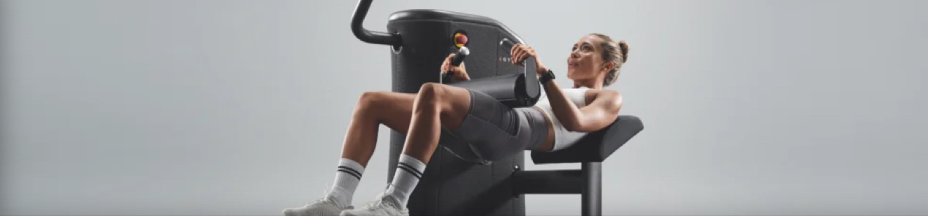 EGYM lanza planes de entrenamiento con IA y máquina de empuje de cadera