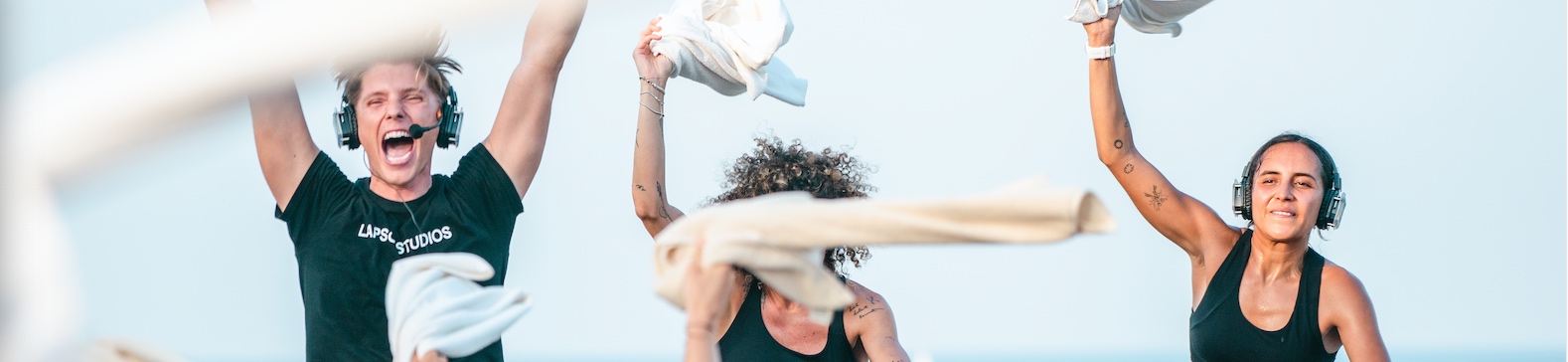 Lapso Studios presenta, junto a Lululemon, su próximo outdoor en las piscinas más icónicas de Barcelona