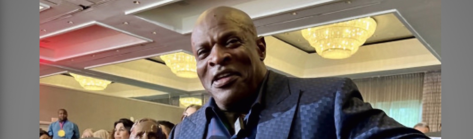 Ronnie Coleman recibe el premio “Ben Weider's Lifetime Achievement Award” al tiempo que expande su línea de suplementos a Brasil