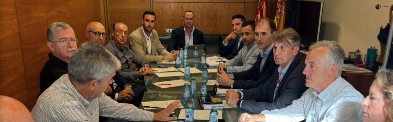 Reunión de la Mesa de la actividad física y deporte de la Comunitat Valenciana para analizar los primeros efectos de la DANA en el deporte valenciano