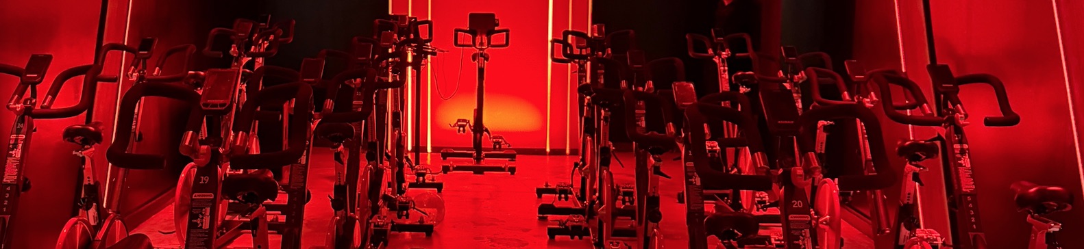 La nueva sala de ciclismo indoor en el CEM Joan Miró: Innovación y tecnología para una experiencia Premium