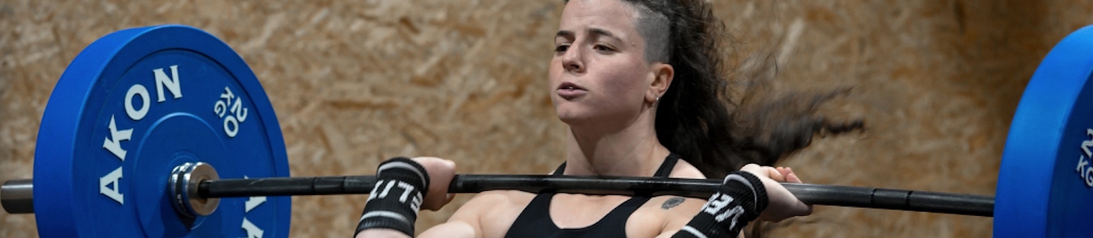 Eider Murgia se une al AKON Athletes Club: una alianza de fuerza y pasión por el deporte