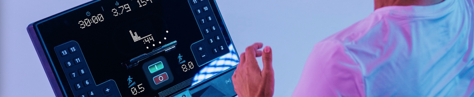 Core Health & Fitness lanza la nueva generación de Star Trac y StairMaster Cardio con la nueva tecnología de pantalla Apex