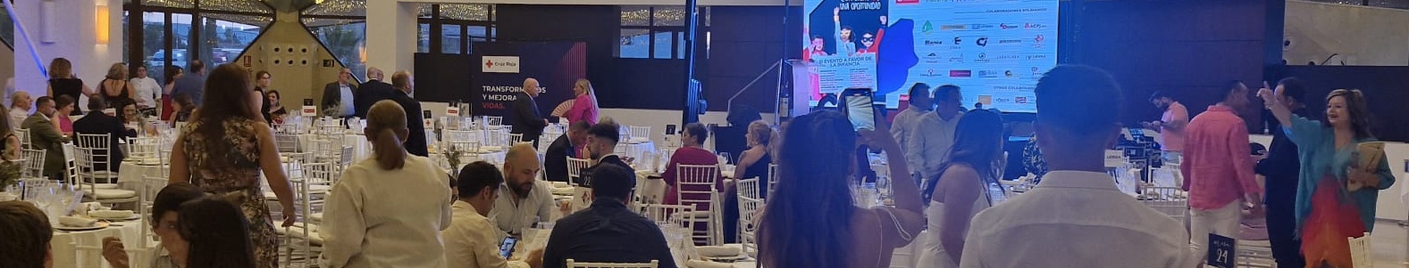 Etenon Fitness, motor solidario para la infancia vulnerable, en la gala benéfica de Cruz Roja