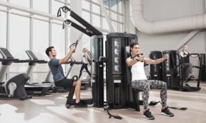 Freemotion potencia GENESIS DSTM, su línea de fuerza por cable para entrenamientos funcionales y espacios optimizados