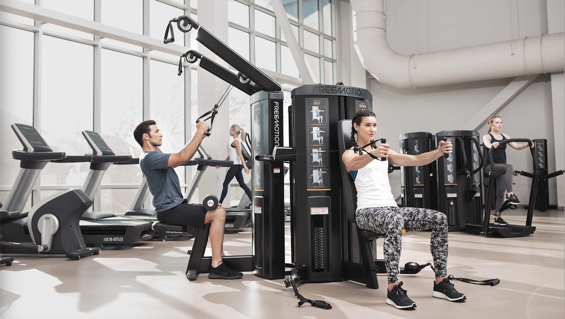 Freemotion potencia GENESIS DSTM, su línea de fuerza por cable para entrenamientos funcionales y espacios optimizados