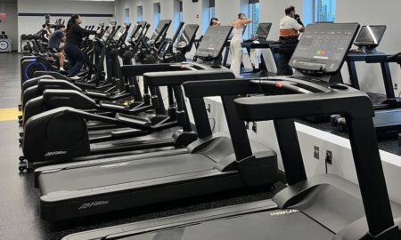Life Fitness y Hammer Strength han inaugurado un laboratorio de análisis de producto en Harper College para impulsar la innovación en equipamiento deportivo