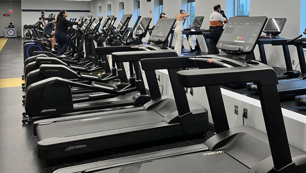 Life Fitness y Hammer Strength han inaugurado un laboratorio de análisis de producto en Harper College para impulsar la innovación en equipamiento deportivo