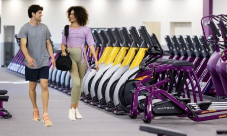 El gimnasio, la nueva red social: Casi la mitad de los españoles ya hace amigos entre mancuernas