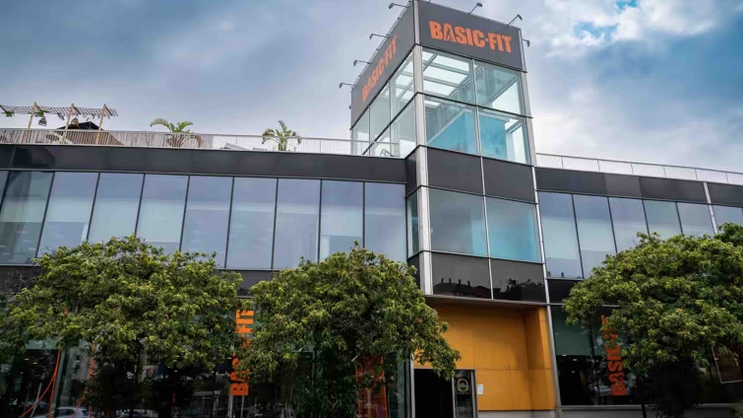 Basic-Fit alcanza ingresos récord de 1.420 millones de euros en 2025 y supera los 4,8 millones de abonados