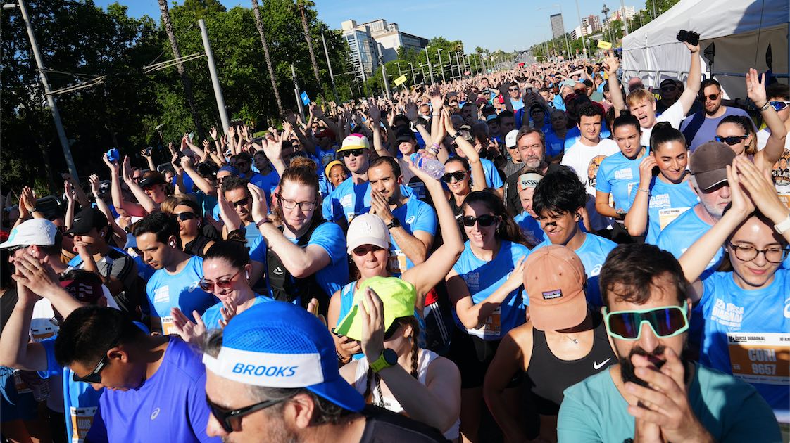 La Cursa Diagonal DiR Guàrdia Urbana by Olistic reúne más de 15.000 corredores en la avenida Diagonal