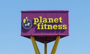 Planet Fitness crece un 22% en ingresos hasta los 337 millones de dólares en el primer trimestre, pese a caer en bolsa