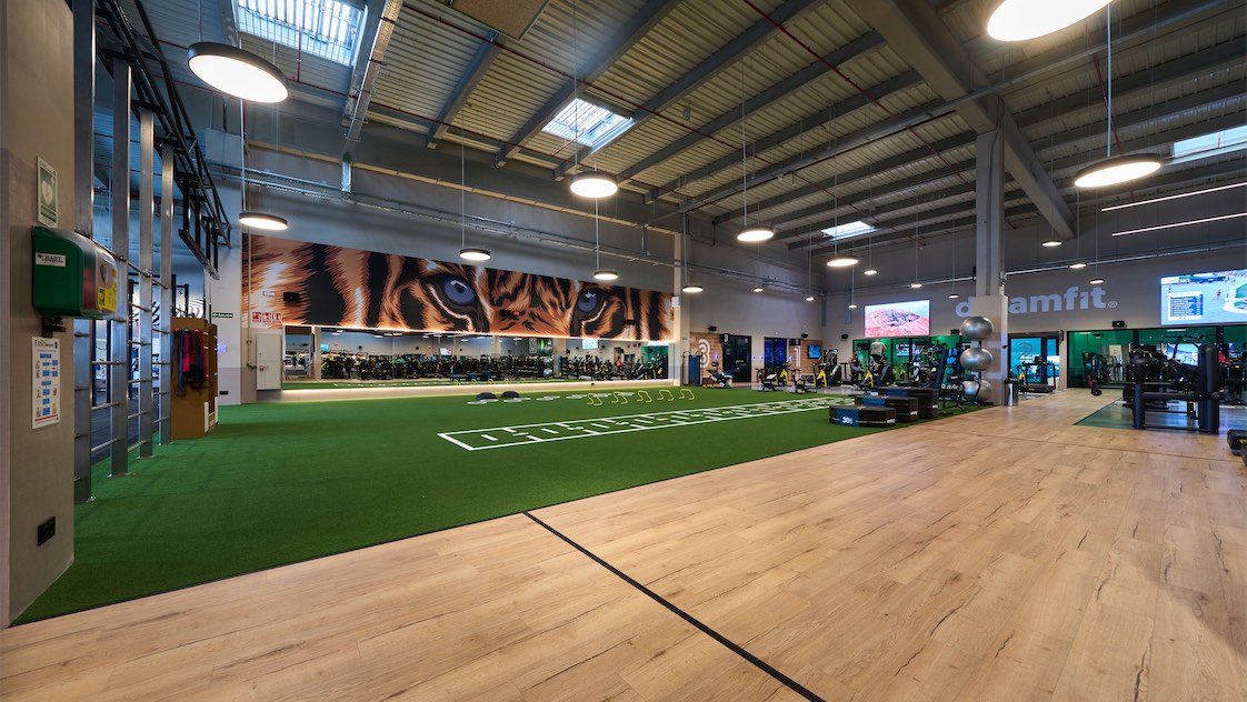 Dreamfit aterriza en Córdoba con su gimnasio más innovador y la mejor sala fitness de la ciudad