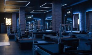 bz55 suma nuevos estudios y presenta SANTORINI, una innovadora combinación de Reformer y Barre
