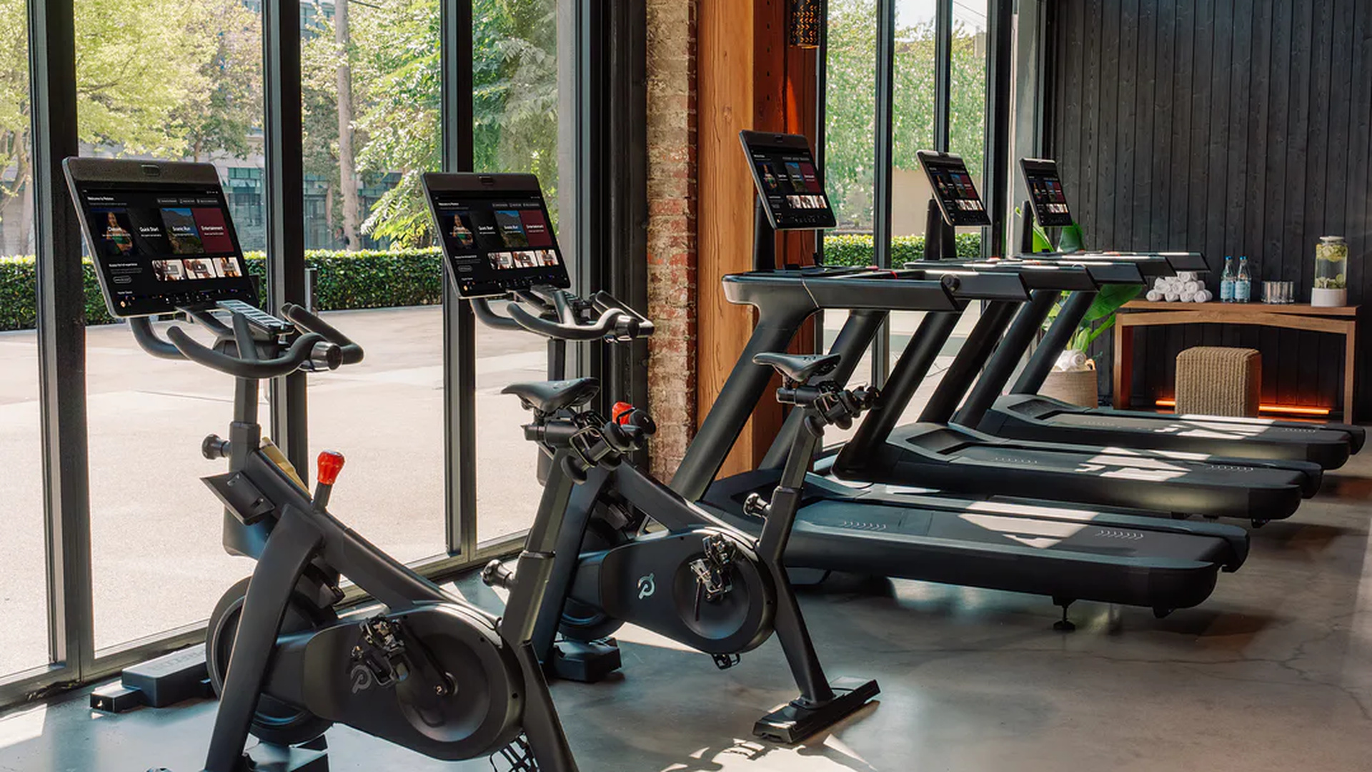 Peloton abre los pedidos de su primera gama para gimnasios desarrollada con Precor
